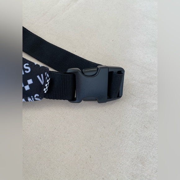 Vans Checkered Black White Fanny Pack Casual Bag Adjustable Strap Unisex Style - Picture 3 of 7